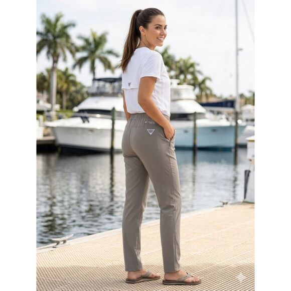 Columbia Pants - Columbia PFG Women's L Short Khaki Performance Pants Zip Pockets Stretch Hiking